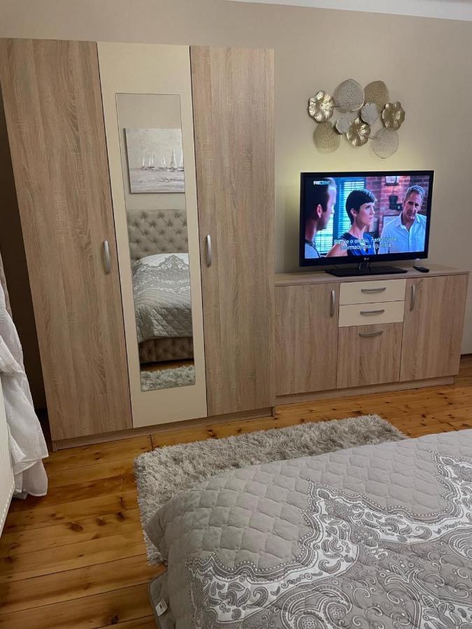 Kristalo Apartman Суботиця Екстер'єр фото