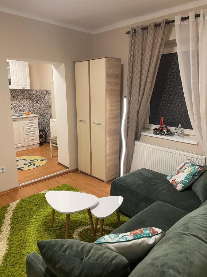Kristalo Apartman Суботиця Екстер'єр фото